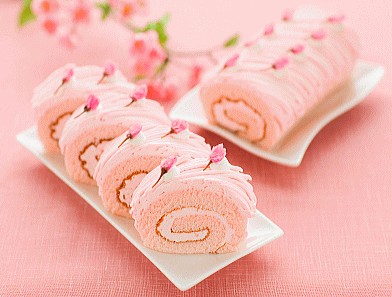 ロールケーキ ピンク色の可愛いさくら満開モンブランロール ホワイトデーに贈ってほしいオススメ商品
